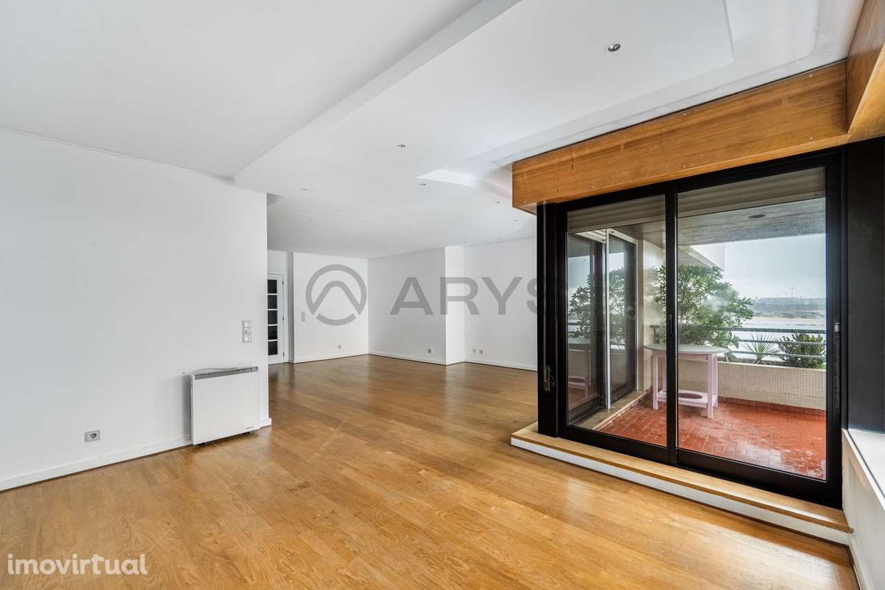 Apartamento T4 na primeira linha do mar - Foz do Douro, Porto - Grande imagem: 2/31