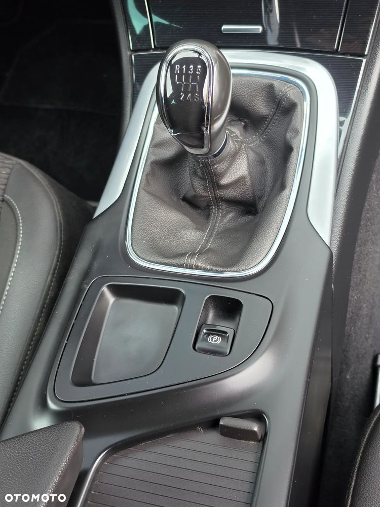 Opel Insignia 1.4 T Cosmo S&S - 27