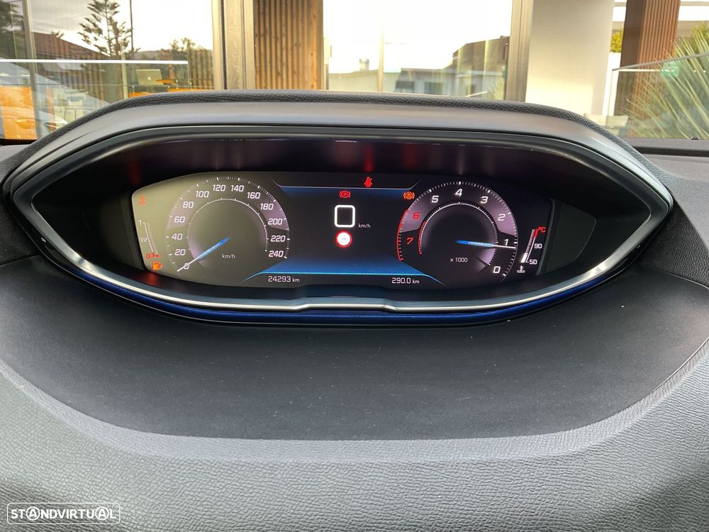 Peugeot 3008 1.2 PureTech Allure - 23