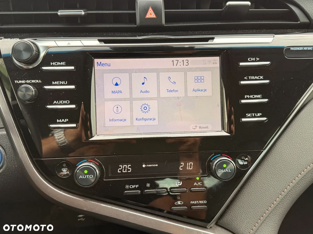Toyota Camry 2.5 Hybrid Executive CVT - 26