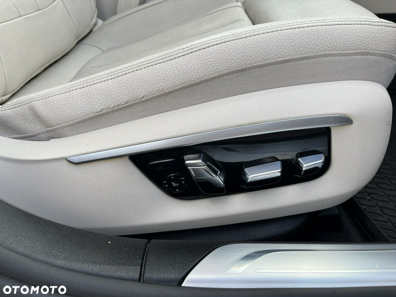 BMW Seria 7 740d xDrive - 21