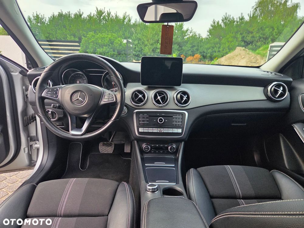 Mercedes-Benz GLA 220 d 4-Matic - 17