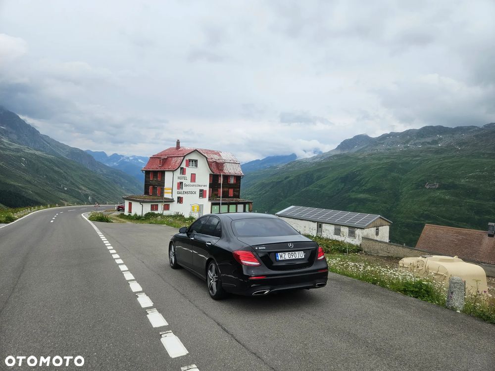 Mercedes-Benz Klasa E 300 9G-TRONIC - 30