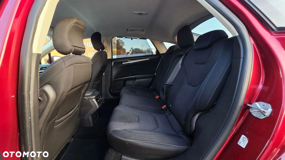 Ford Mondeo 2.0 T Ghia MPS6 - 13