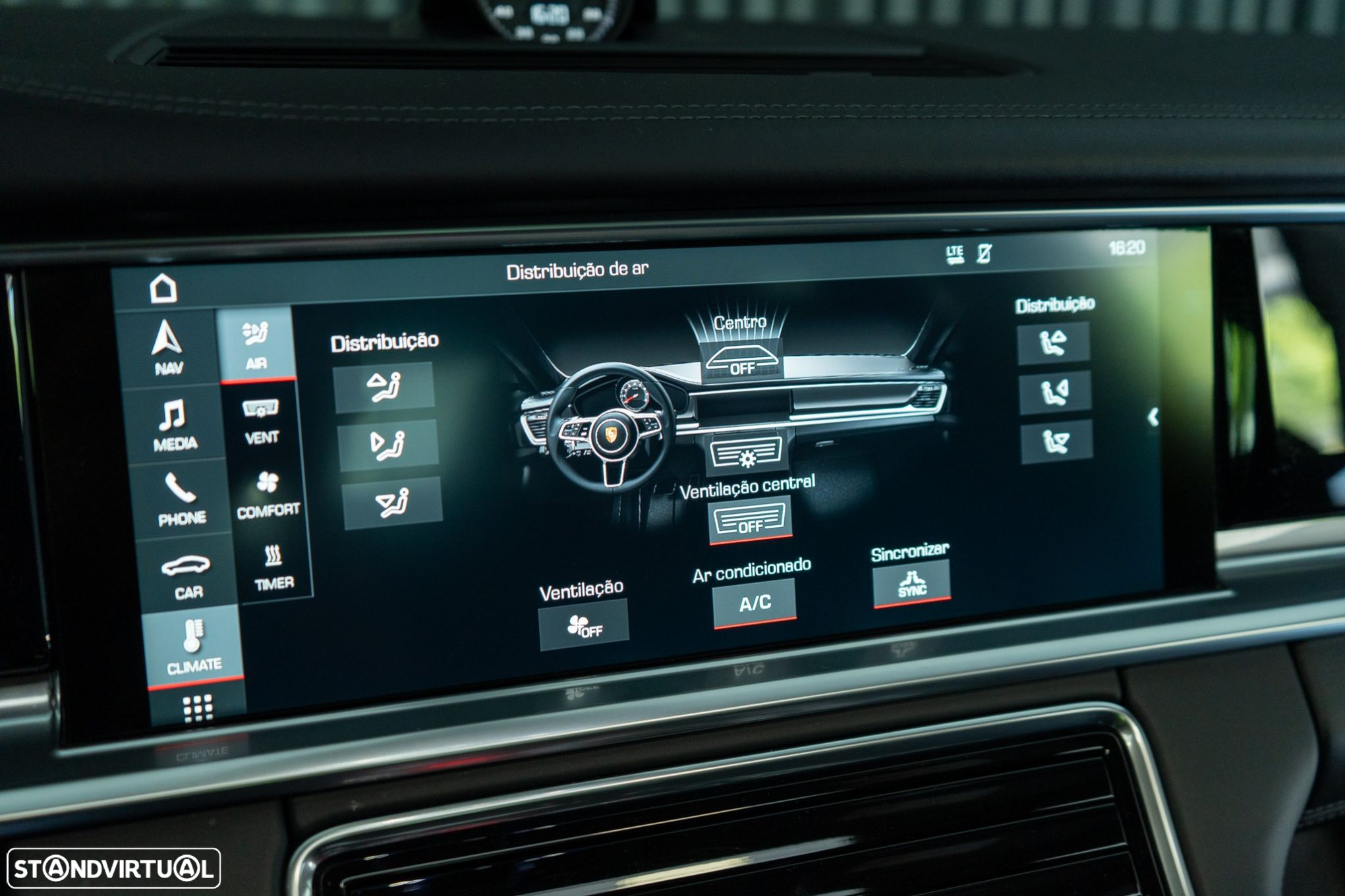 Porsche Panamera 4 E-Hybrid - 32