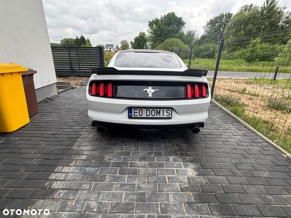 Ford Mustang - 3