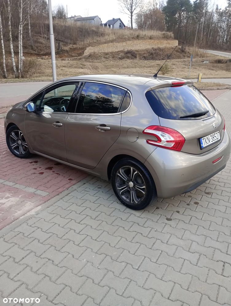 Peugeot 208 1.2 VTi Allure - 5