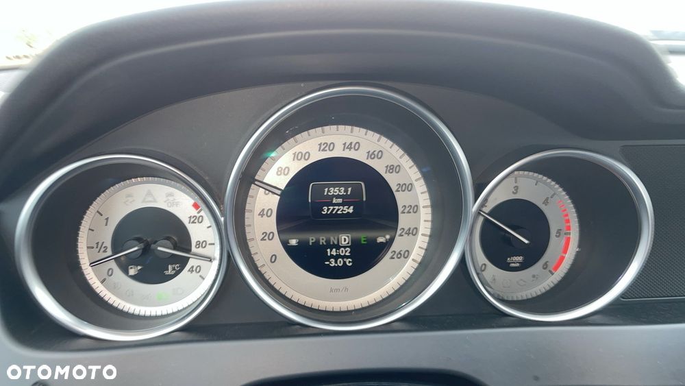 Mercedes-Benz Klasa C 350 CDI DPF (BlueEFFICIENCY) 7G-TRONIC Avantgarde - 8