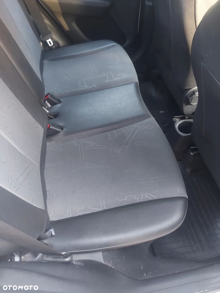 Toyota Aygo x-clusiv - 8