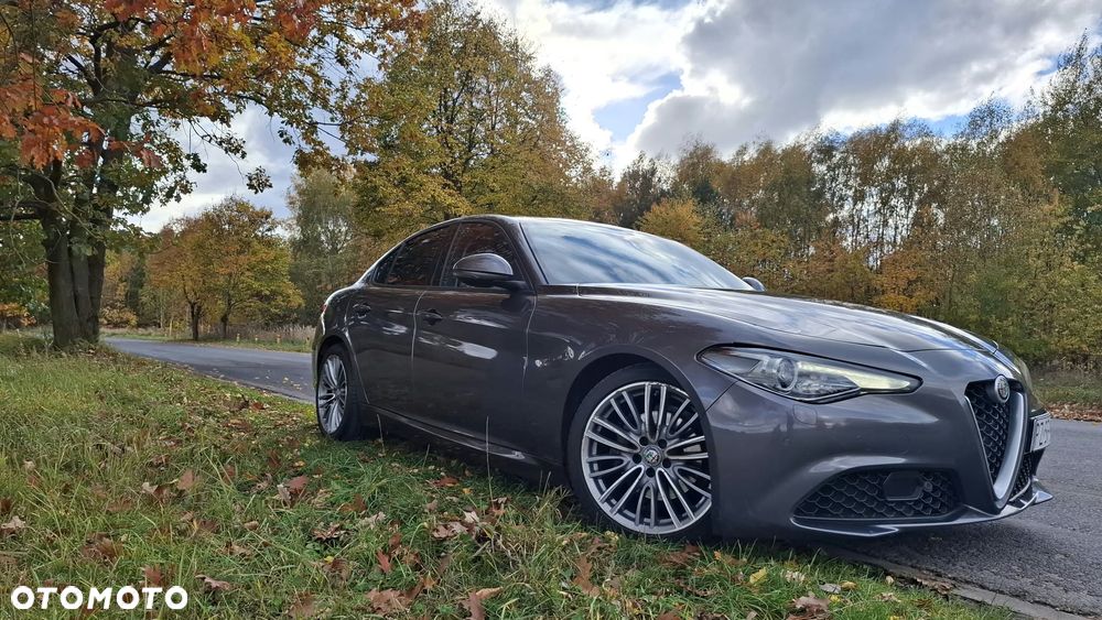 Alfa Romeo Giulia 2017 photo 2