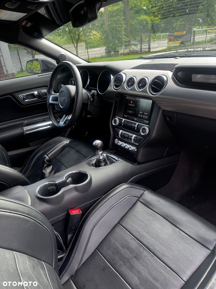 Ford Mustang - 13