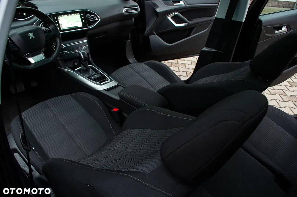 Peugeot 308 BlueHDi 150 Automatik Stop & Start Allure - 33