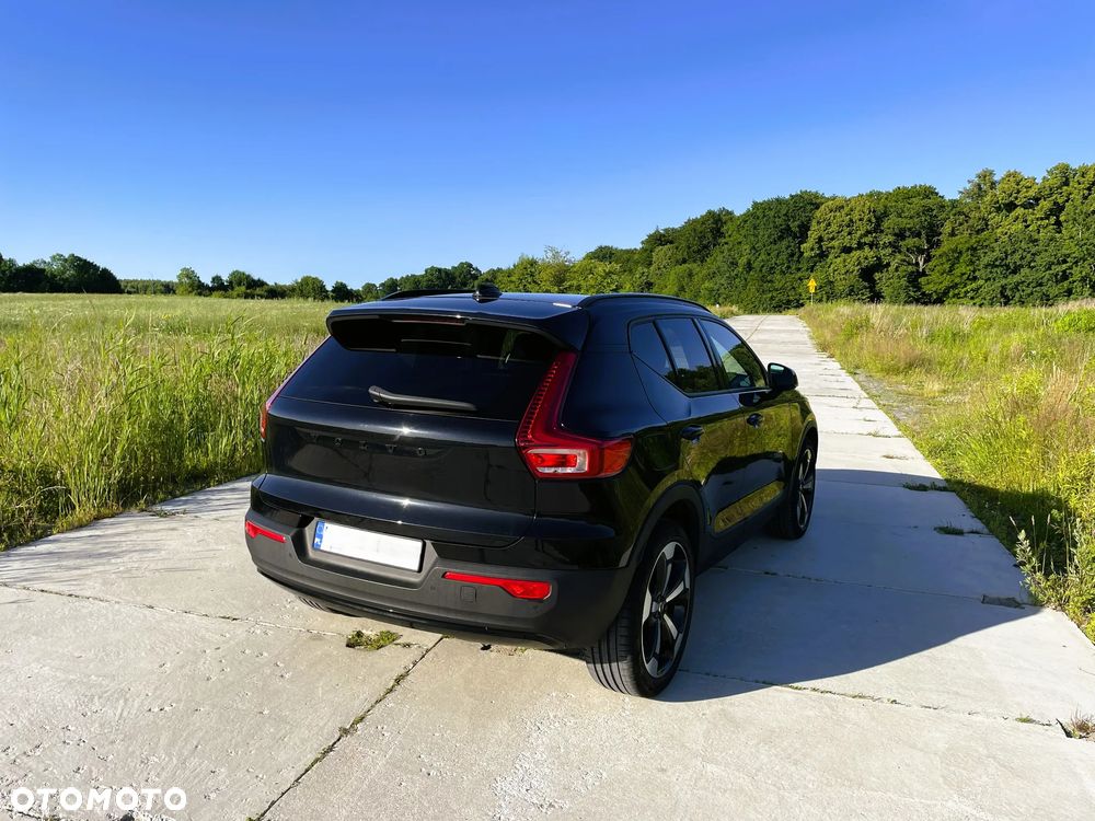 Volvo XC 40 T3 Momentum Pro - 2