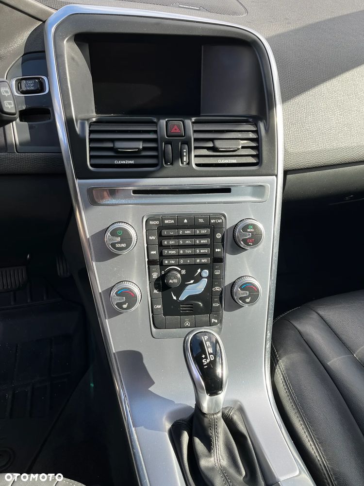 Volvo XC 60 D4 Momentum - 15