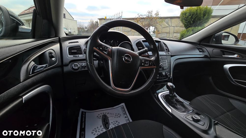 Opel Insignia - 15