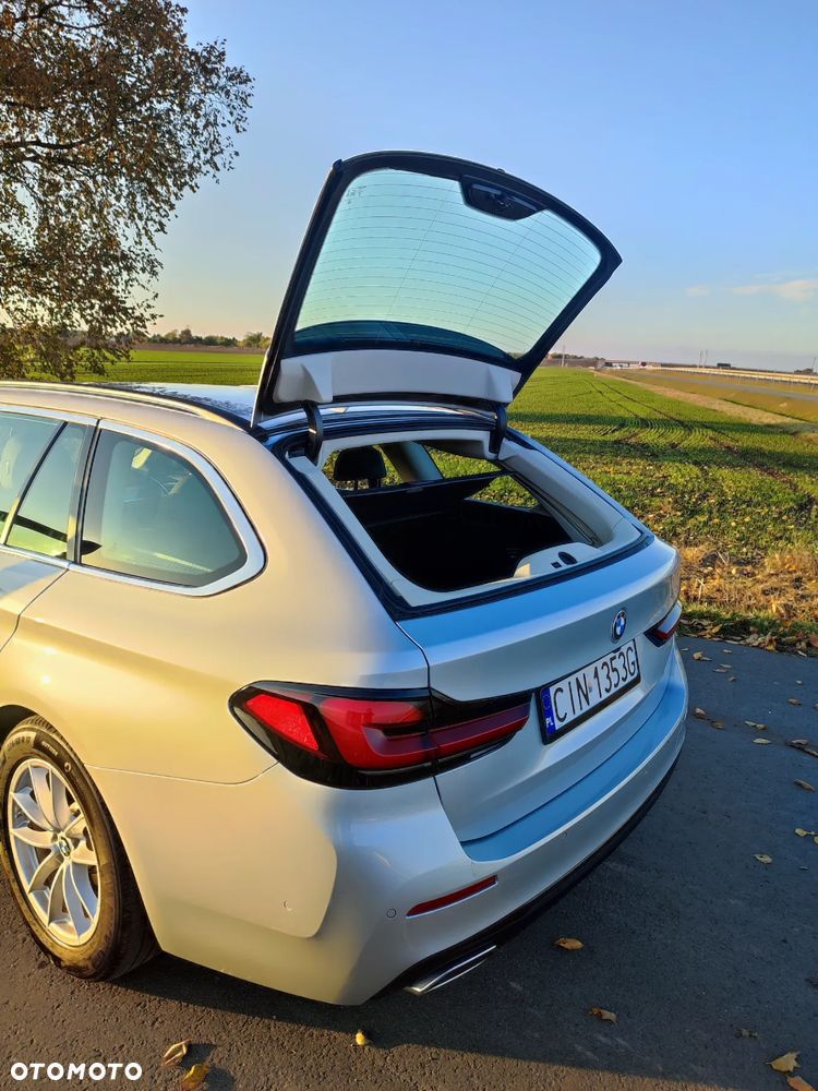 BMW Seria 5 530d xDrive Touring - 16