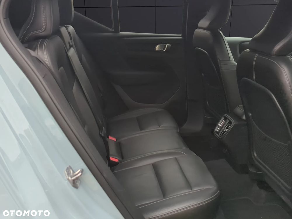 Volvo XC 40 T3 Momentum - 22