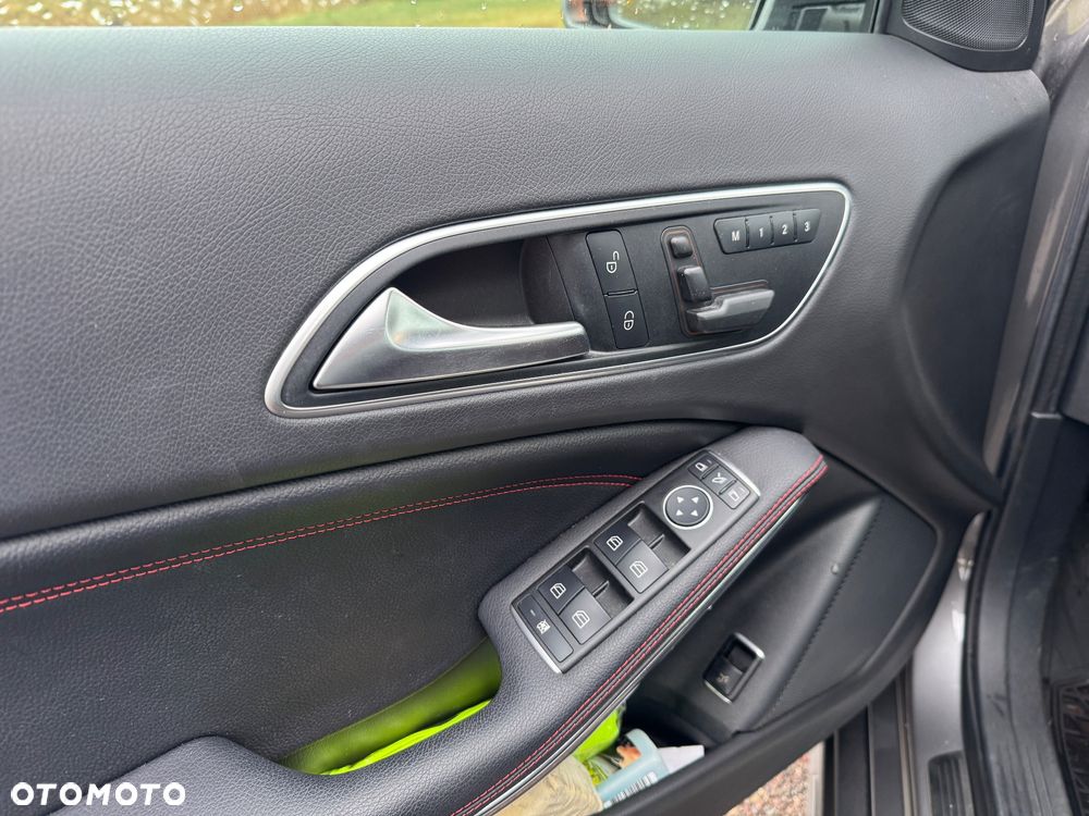 Mercedes-Benz GLA - 18