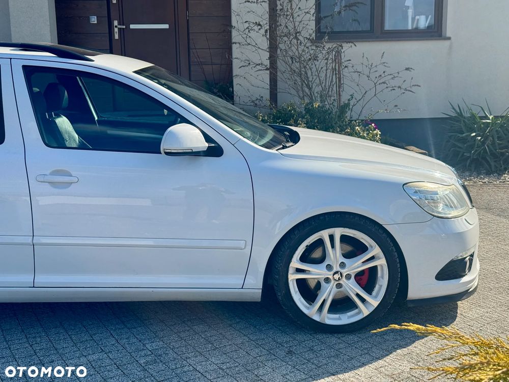 Skoda Octavia 2.0 TDI CR DPF DSG RS - 4