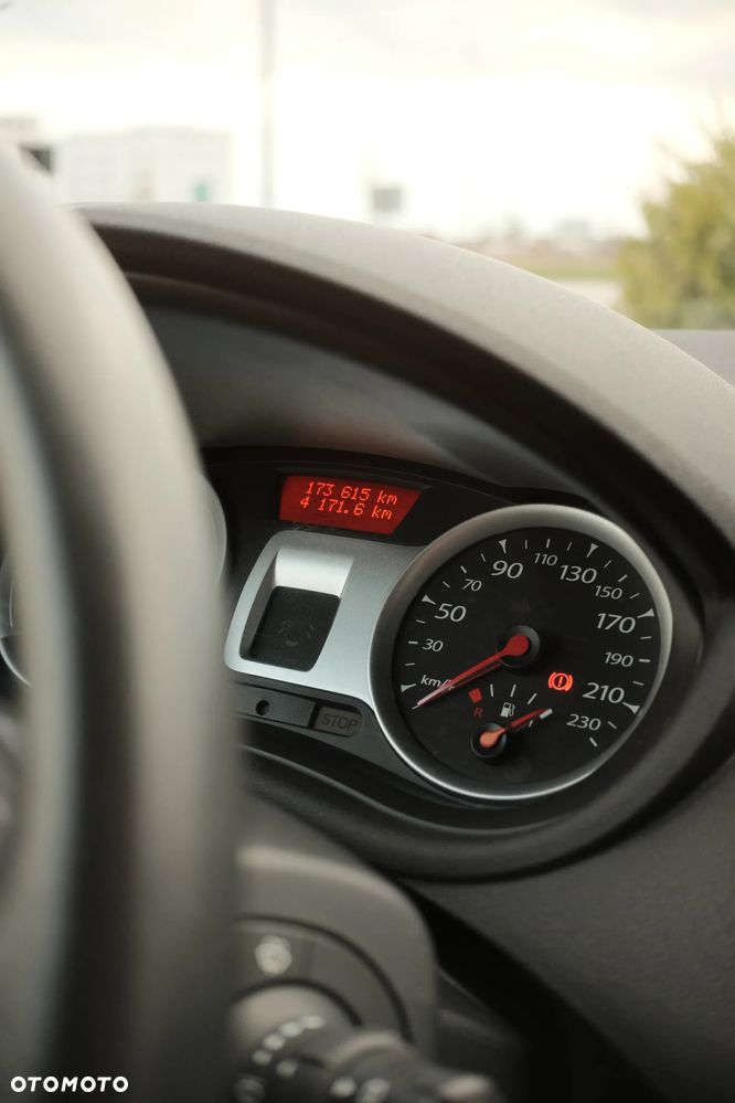 Renault Clio 1.2 16V Expression - 38