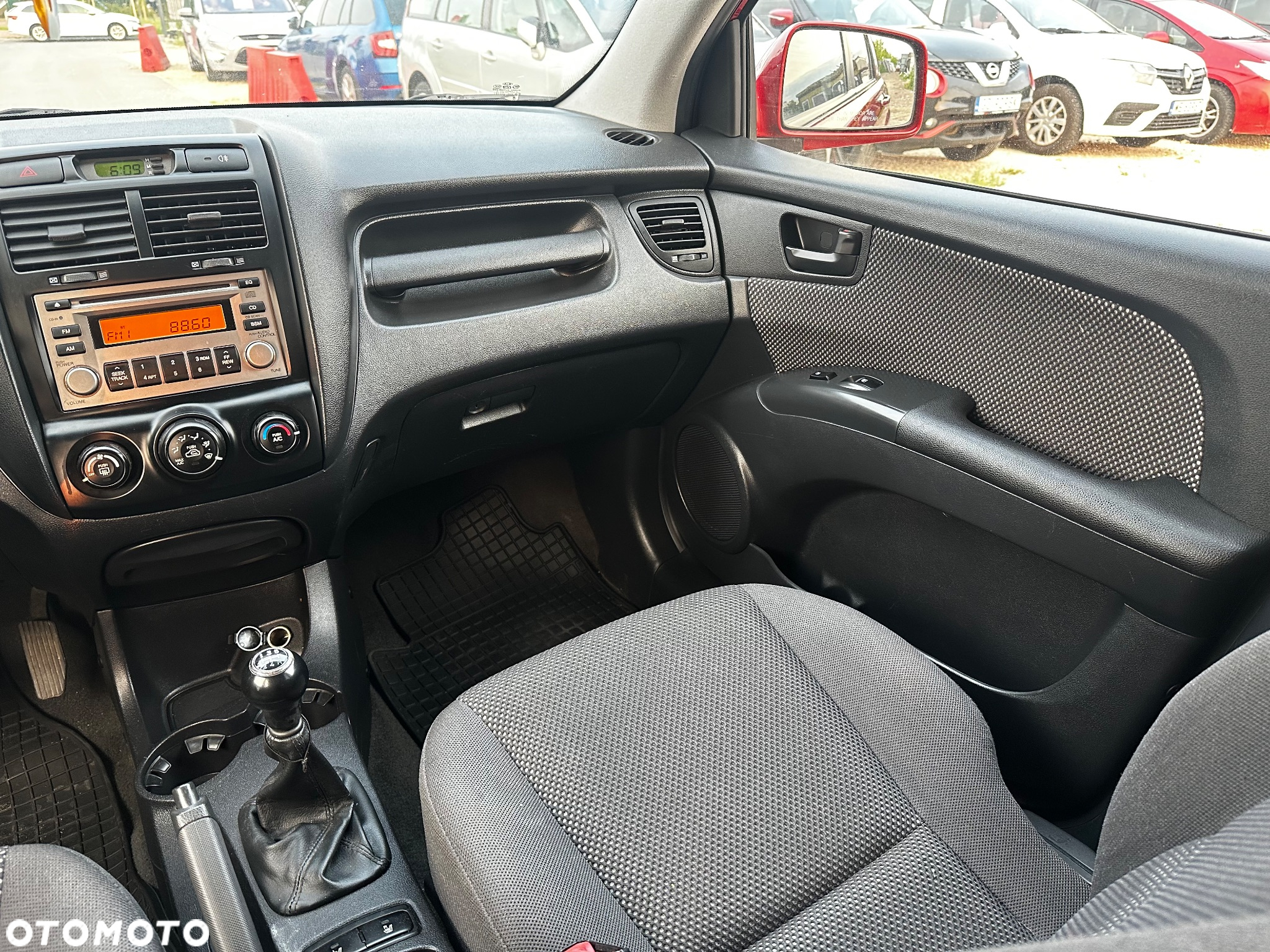 Kia Sportage 2.0 CVVT 2WD Attract - 26