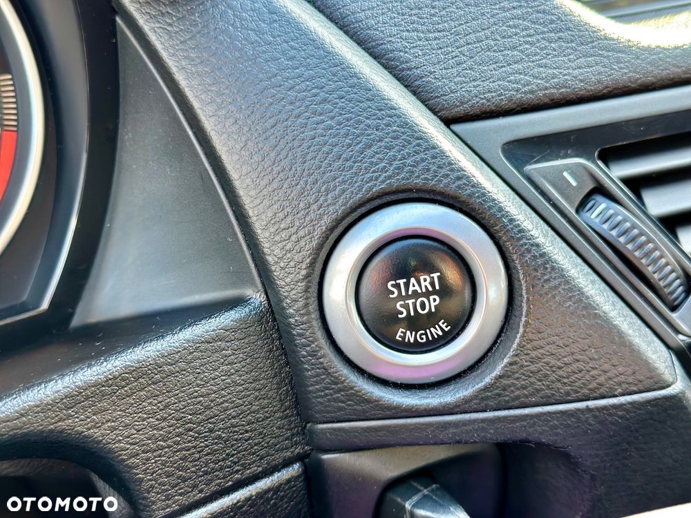 BMW X1 sDrive18d xLine - 22
