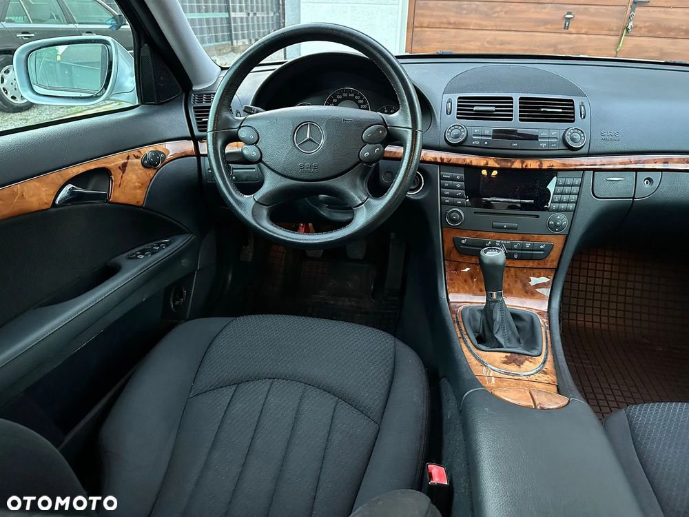 Mercedes-Benz Klasa E 200 Kompressor Elegance - 9