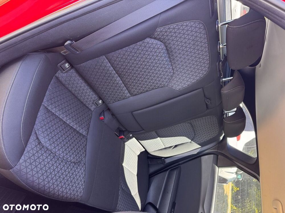 Kia Ceed - 11