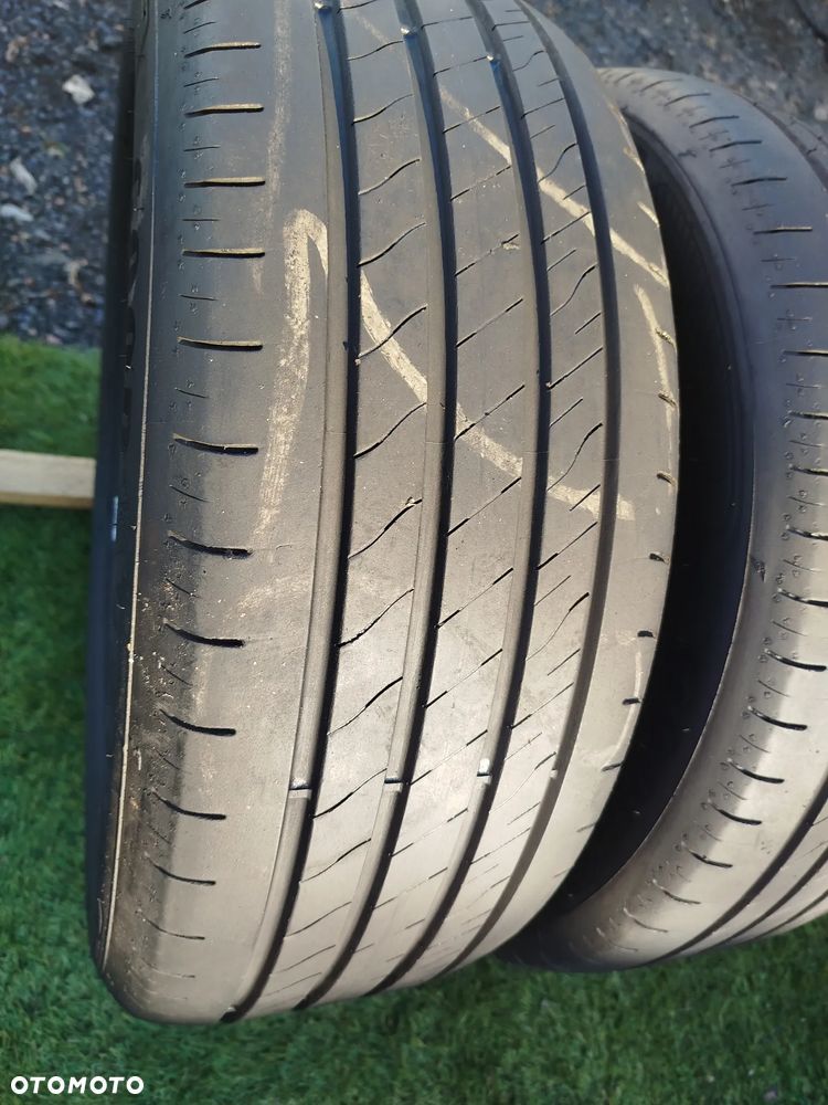 215/55R17 94W Goodyear Perfomance 2 2sztx90% bieżnika 23r - 2