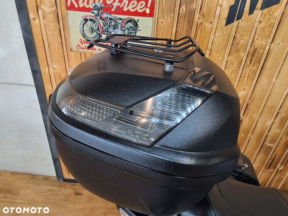 Kawasaki GTR - 9
