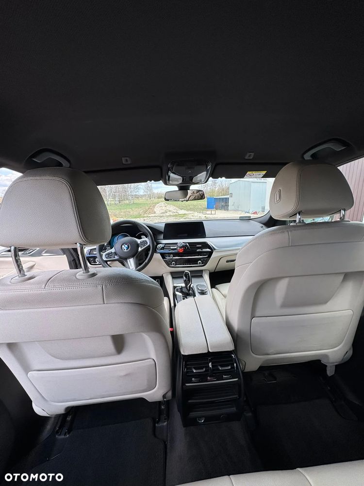 BMW Seria 5 520d xDrive - 10