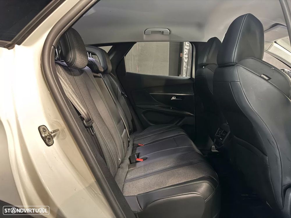 Peugeot 3008 1.6 Hybrid Allure e-EAT8 - 31