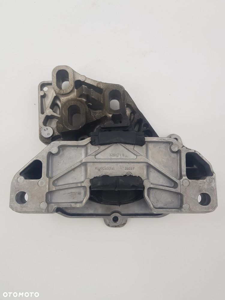 ORYGINALNA TYLNA ŁAPA SKRZYNI MERCEDES W177 C118 W247 A2472406000 - 3