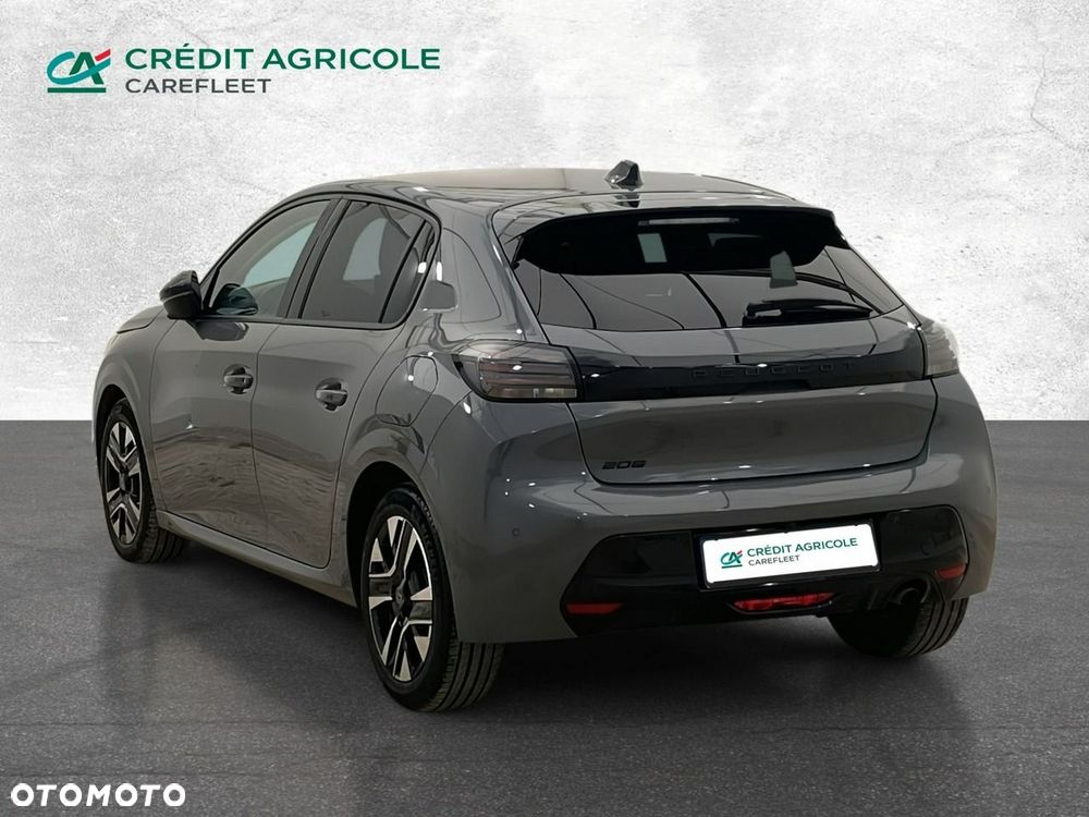 Peugeot 208 - 8