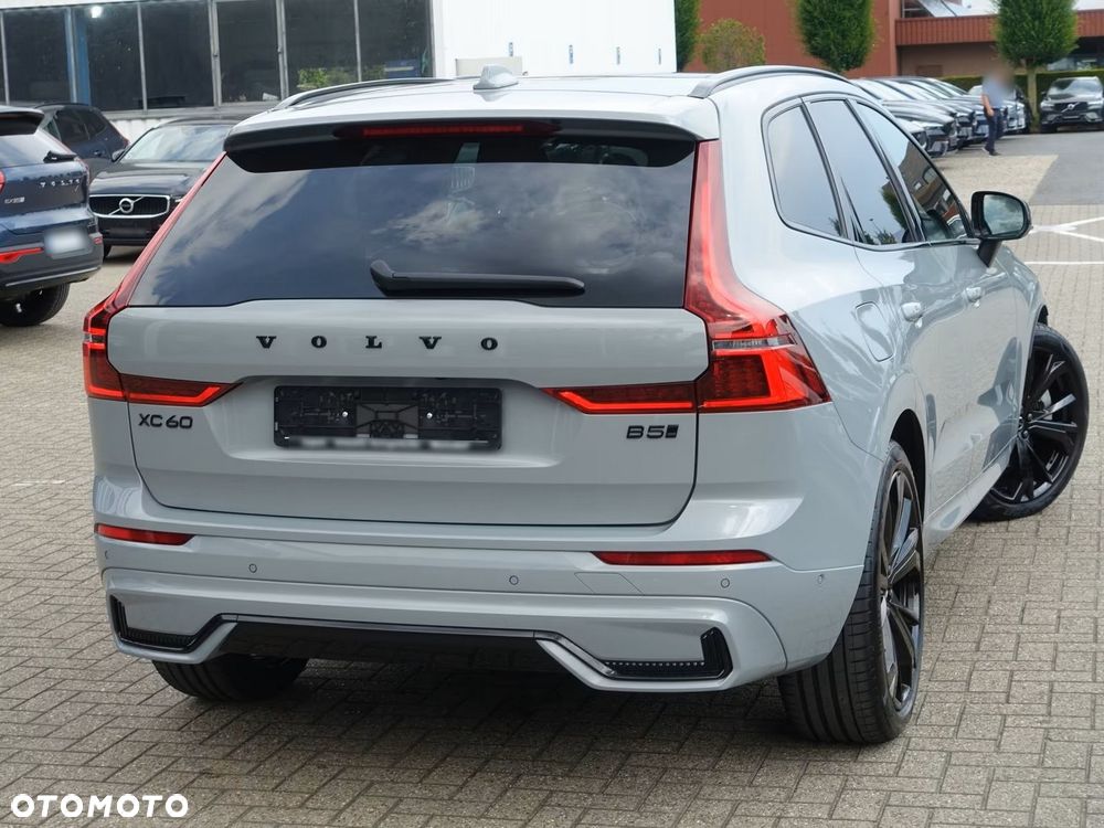 Volvo XC 60 B5 B AWD Ultra Black Edition - 3