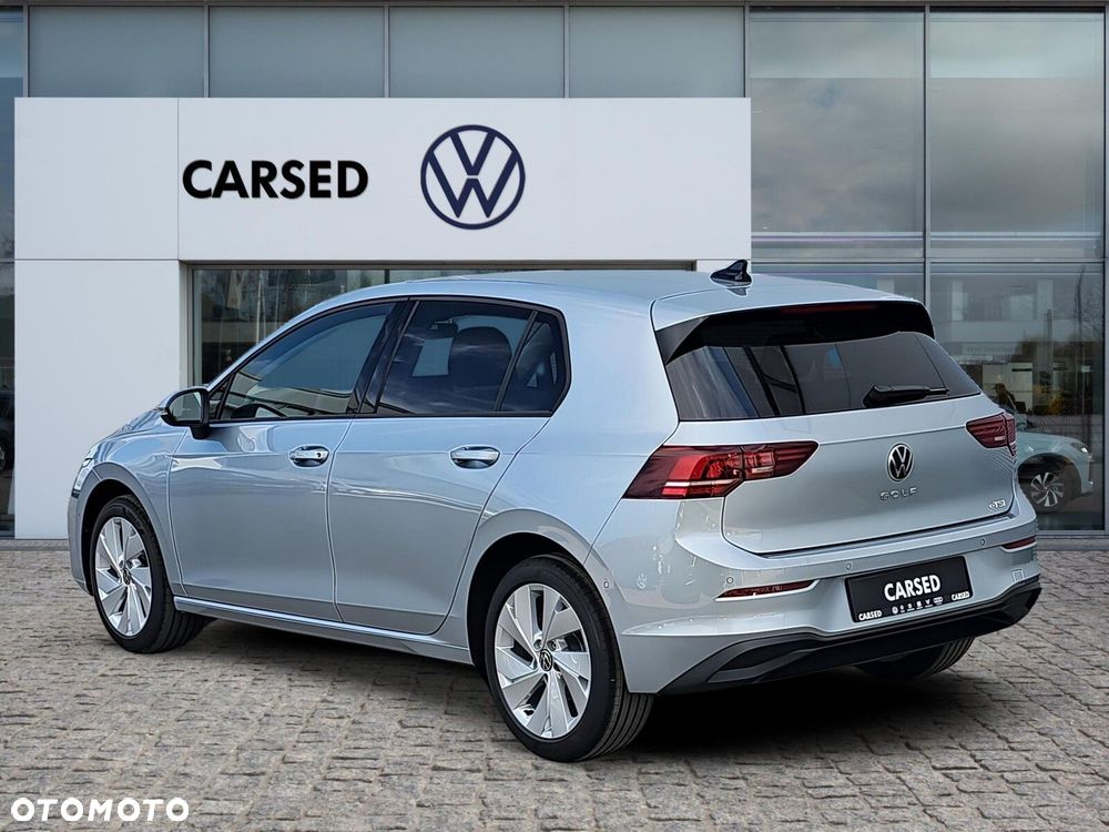 Volkswagen Golf - 6