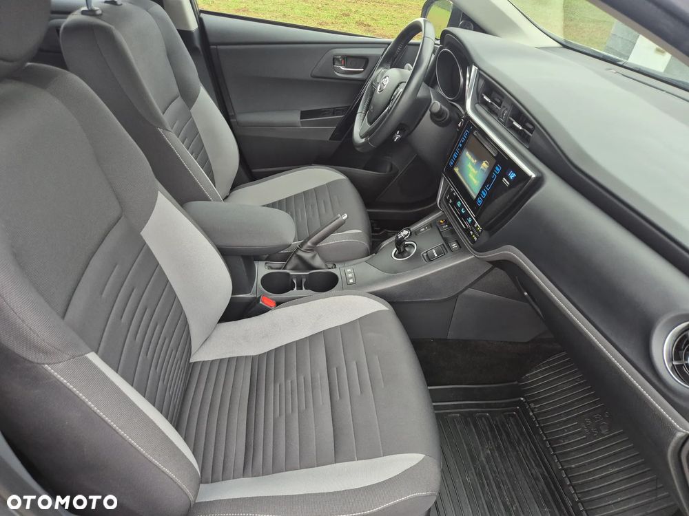Toyota Auris - 16