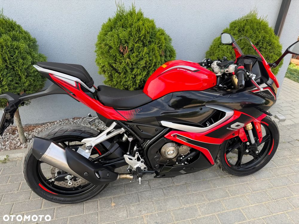 QJMOTOR SRK 125R - 4
