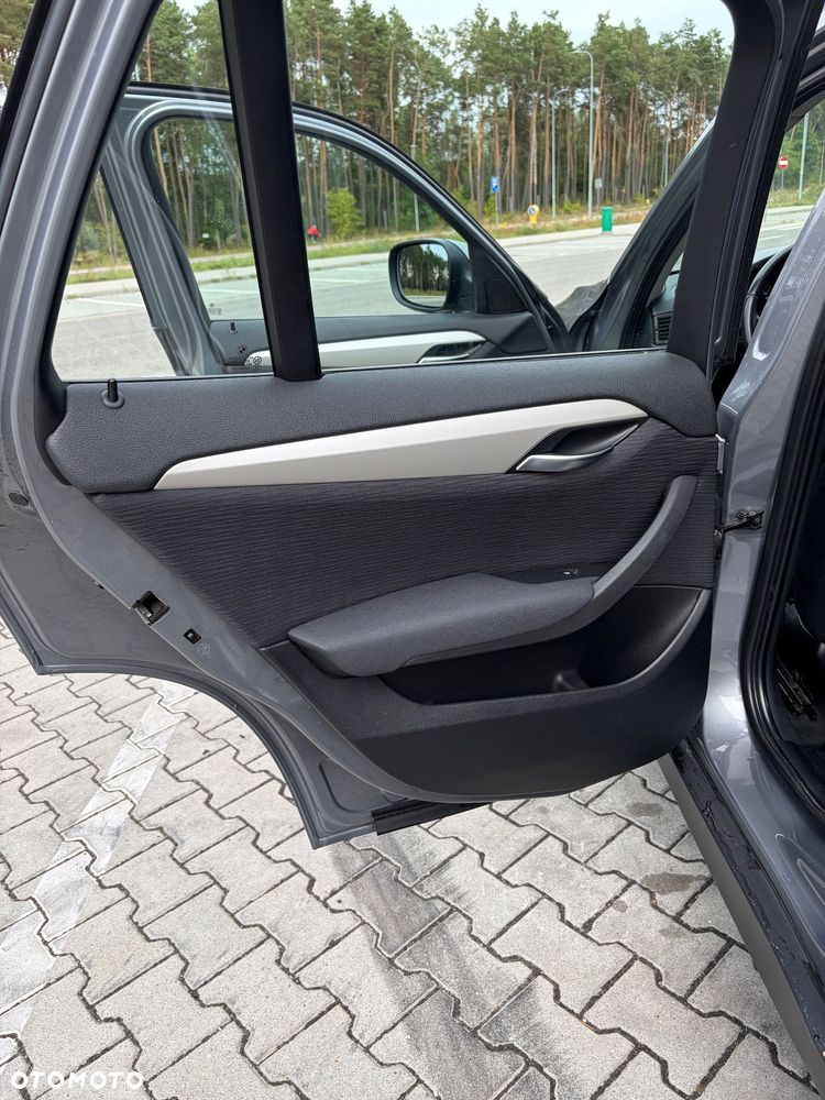 BMW X1 sDrive18d - 11