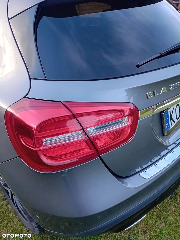 Mercedes-Benz GLA 250 4-Matic - 21
