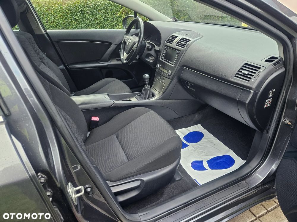 Toyota Avensis - 6