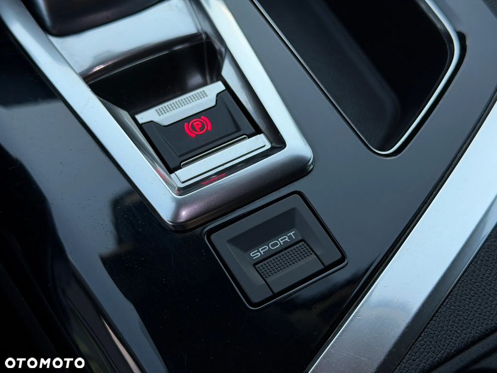 Peugeot 5008 2.0 BlueHDi Allure Pack S&S EAT8 - 22