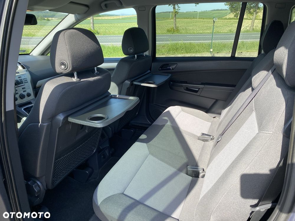 Opel Zafira - 8