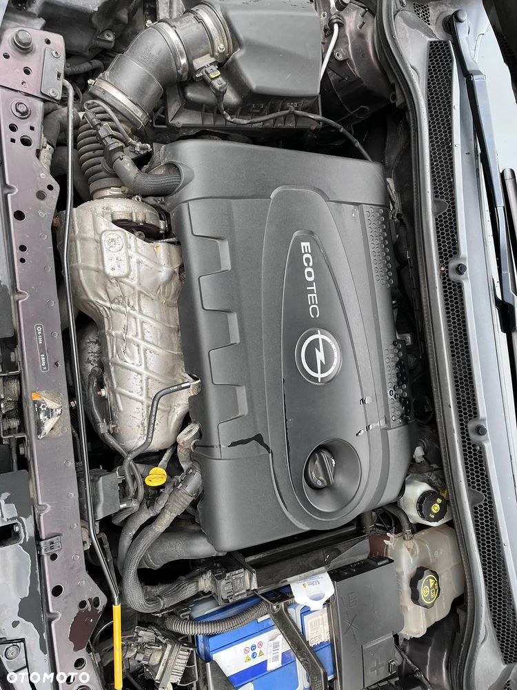 Opel Astra 2.0 CDTI DPF SportsTourer Style - 6