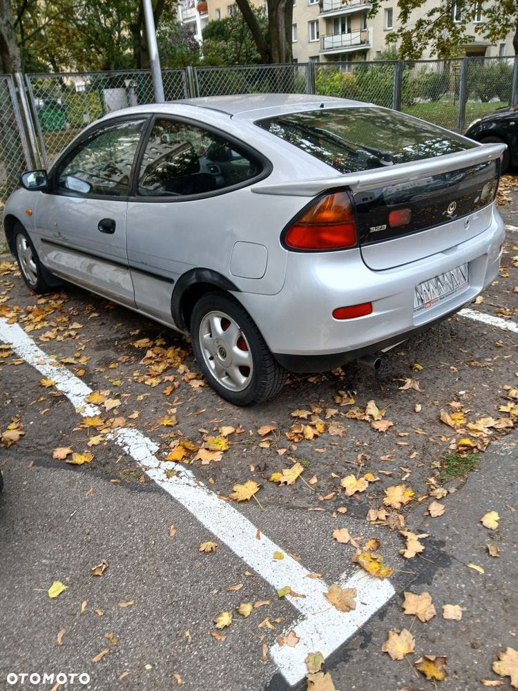 Mazda 323