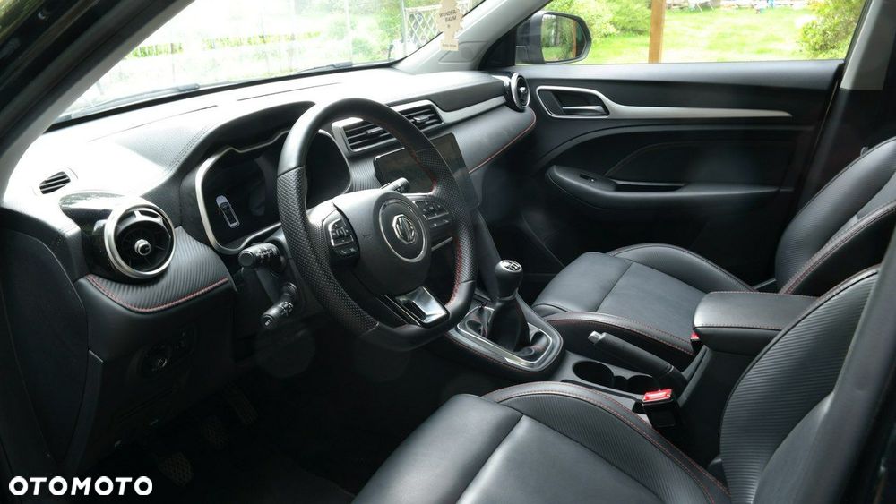 MG ZS - 13