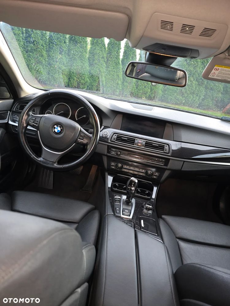BMW Seria 5 530d xDrive - 7