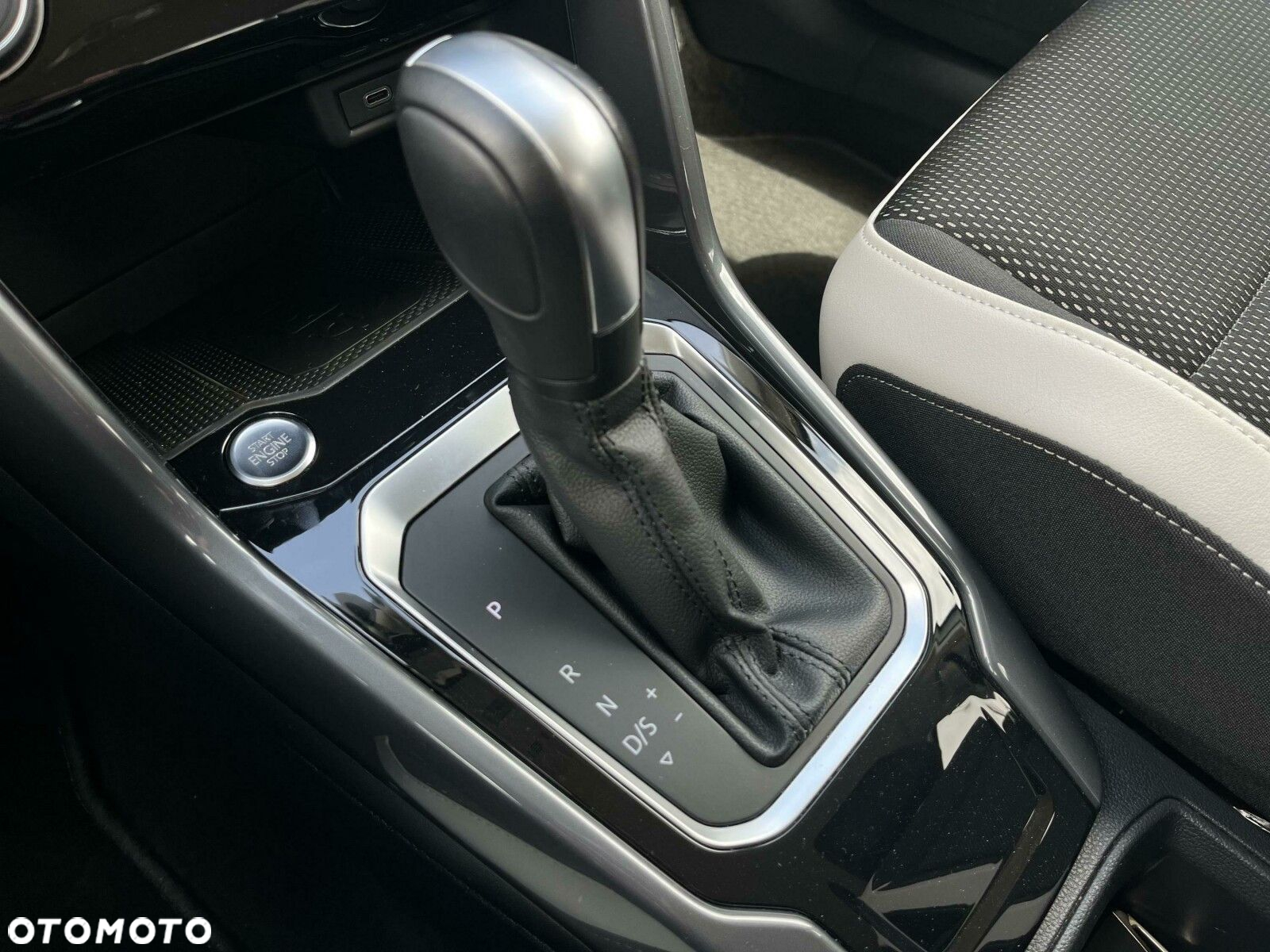 Volkswagen T-Roc - 26