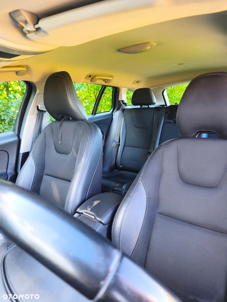 Volvo V60 D3 Momentum - 11