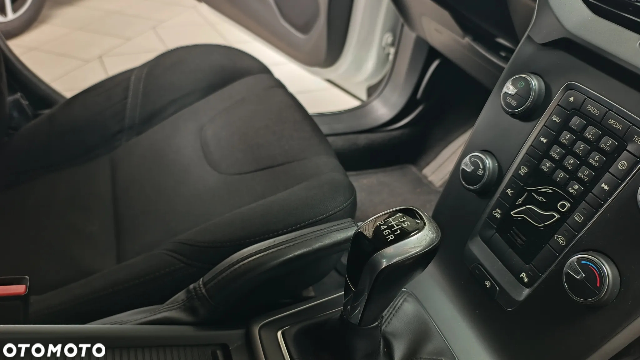 Volvo V40 D2 Drive-E Kinetic - 27